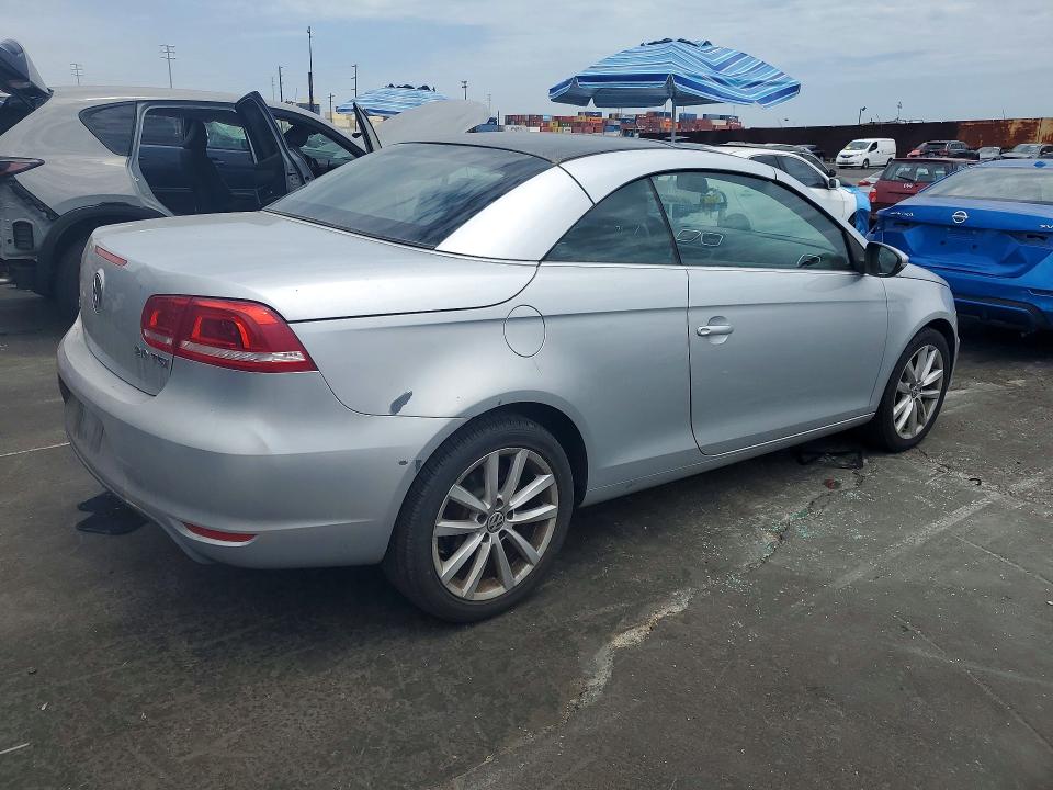 2012 Volkswagen Eos VIN WVWBW7AH7CV000279 COPART salvage auction — NORMAL WEAR, Ca - Dis/Dlr/Exp Only Clean Title, sold $725 on 2026-07-22 (photo 3)