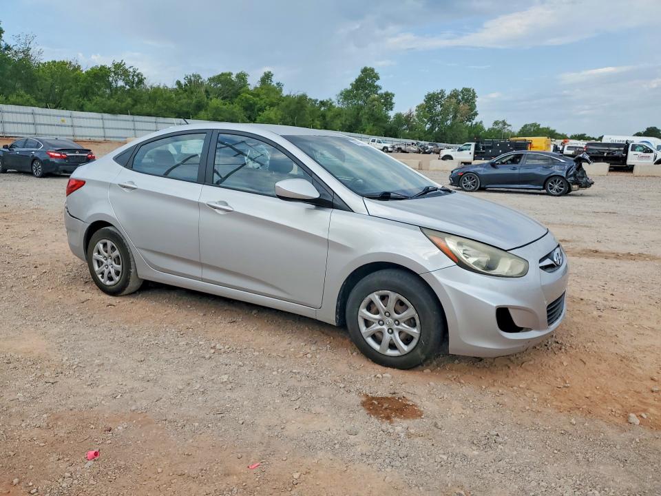 2014 Hyundai Accent VIN KMHCT4AE5EU608629 COPART salvage auction — NORMAL WEAR, Ok - Certificate Of Title, sold $950 on 2026-07-28 (photo 4)