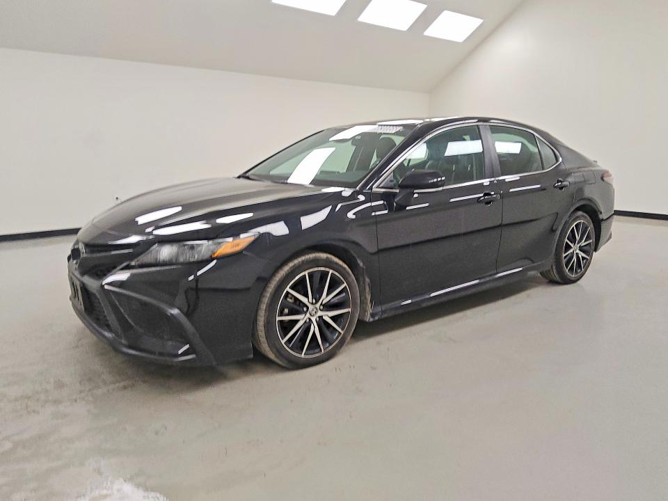2023 Toyota Camry VIN 4T1G11AK0PU187319 COPART salvage auction — MINOR DENT/SCRATCHES, MN - CERTIFICATE OF TITLE, sold $15,300 on 2026-07-30 (photo 1)