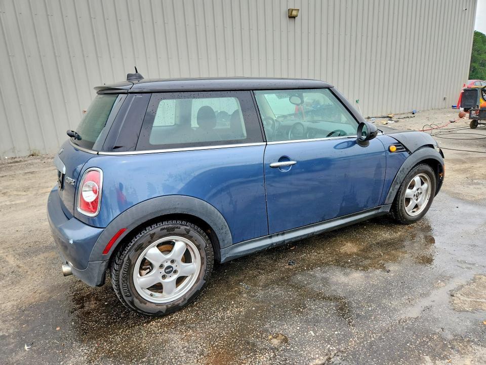 2011 Mini Cooper VIN WMWSU3C55BT095191 COPART salvage auction — FRONT END, SC - CERT OF TITLE-SALVAGE, sold $675 on 2026-08-24 (photo 3)