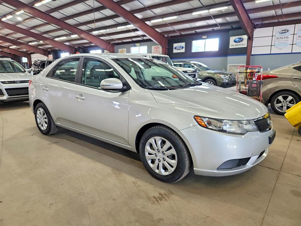 2011 Kia Forte VIN KNAFU4A27B5421366 COPART salvage auction — MINOR DENT/SCRATCHES, Ma - Certificate Of Title (P), sold $1,850 on 2026-07-09 (photo 4)