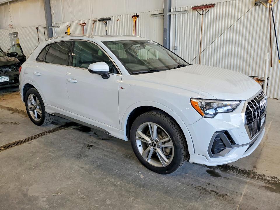 2021 Audi Q3 VIN WA1DECF31M1040636 COPART salvage auction — MINOR DENT/SCRATCHES, NE - CERTIFICATE OF TITLE, sold $13,300 on 2026-07-28 (photo 4)