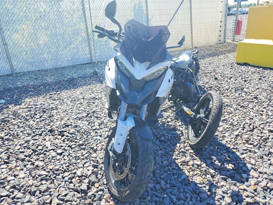 2022 Ducati Multistrada VIN ZDMAALVW4NB014192 COPART salvage auction — SIDE, In - Cert Of Title-Salvage Title, sold $8,600 on 2026-09-10 (photo 2)