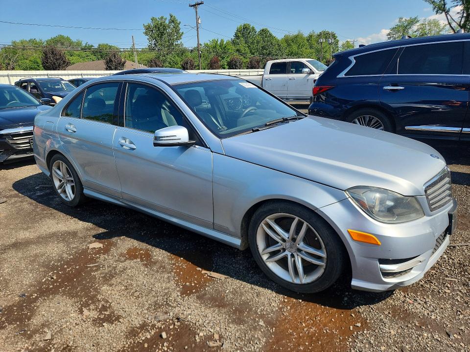 2013 Mercedes-benz C class VIN WDDGF8ABXDR275605 COPART salvage auction — FRONT END, CT - CERTIFICATE OF TITLE, sold $525 on 2026-07-23 (photo 4)