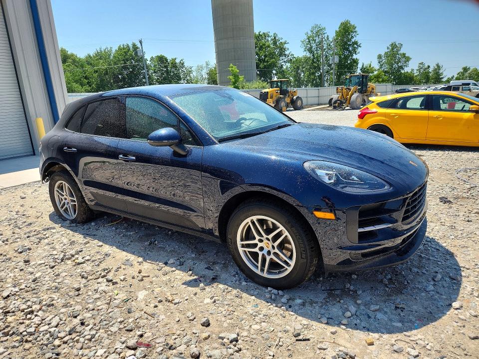 2020 Porsche Macan VIN WP1AA2A58LLB07970 COPART salvage auction — REAR END, Mi - Certificate Of Title, sold $21,500 on 2026-08-13 (photo 4)