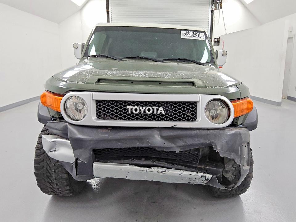 2010 Toyota Fj cruiser VIN JTEBU4BF0AK094940 COPART salvage auction — FRONT END, TX - CERTIFICATE OF TITLE, sold $175 on 2026-07-30 (photo 5)