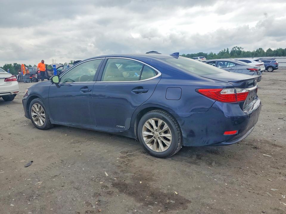 2015 Lexus ES VIN JTHBW1GGXF2095677 COPART salvage auction — REAR END, Va - Cert Of Title - Salvage, sold $5,400 on 2026-07-22 (photo 2)