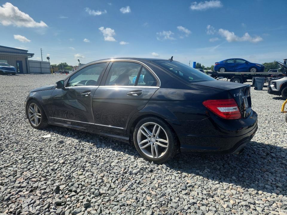 2014 Mercedes-benz C-klasse VIN WDDGF4HB2EA937711 COPART salvage auction — MINOR DENT/SCRATCHES, Fl - Cert Of Title Slvg Rebuildable, sold $850 on 2026-07-10 (photo 2)