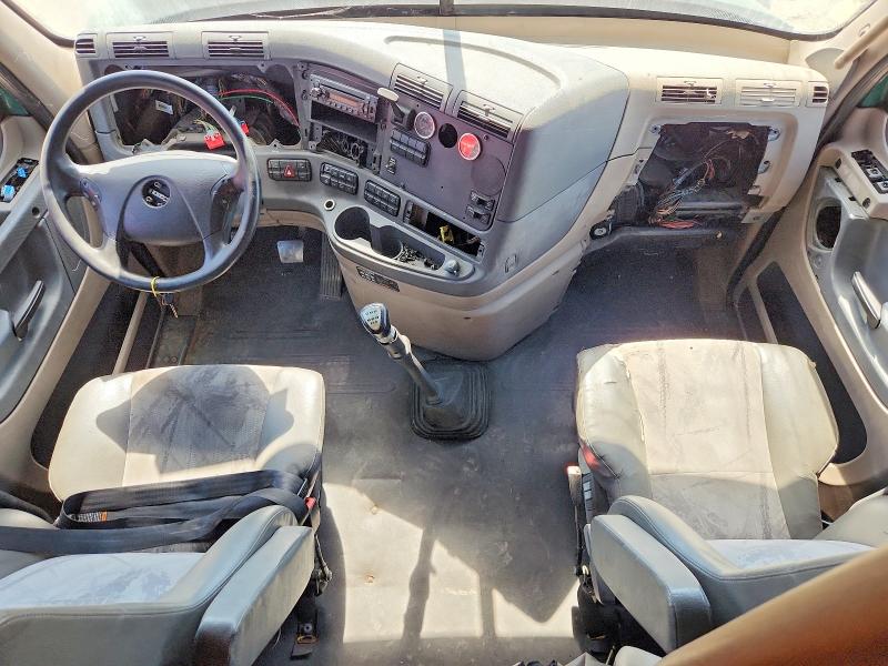 2015 Freightliner Cascadia VIN 3AKJGLDV1FSGL2245 COPART salvage auction — STRIPPED, TX - DIS/DLR/EXP ONLY CLEAN TITLE (P), sold $400 on 2026-09-25 (photo 8)