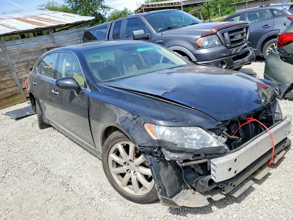 2007 Lexus Ls 460 VIN JTHGL46F175015692 COPART salvage auction — REAR END, AB - BOS - SALVAGE, sold $200 on 2026-07-21 (photo 4)