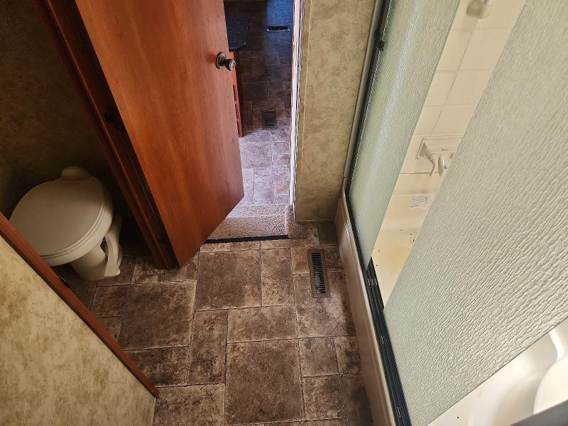 2013 Keystone rv . VIN 4YDF33822DA740185 COPART salvage auction — HAIL, TX - CERTIFICATE OF TITLE, sold $7,300 on 2026-09-01 (photo 8)