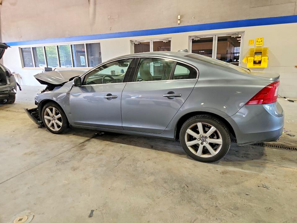 2016 Volvo S60 VIN YV126MFK5G2410423 COPART salvage auction — FRONT END, Va - Cert Of Title - Salvage, sold $350 on 2026-07-31 (photo 2)
