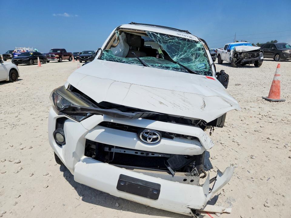 2015 Toyota 4runner VIN JTEBU5JR6F5275631 COPART salvage auction — ROLLOVER, TX - SALVAGE VEHICLE TITLE (P), sold $2,100 on 2026-07-30 (photo 5)