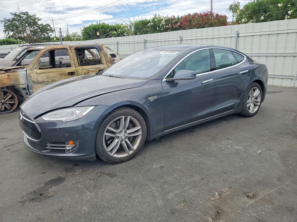 2015 Tesla Model s VIN 5YJSA1E21FF110961 — COPART salvage auction photo