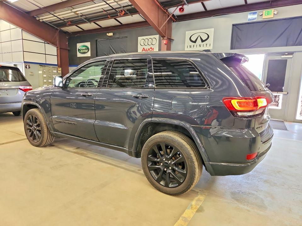 2018 Jeep Grand cherokee VIN 1C4RJFAG5JC120413 COPART salvage auction — MINOR DENT/SCRATCHES, WV - CERTIFICATE OF TITLE (P), sold $1,550 on 2026-07-17 (photo 2)