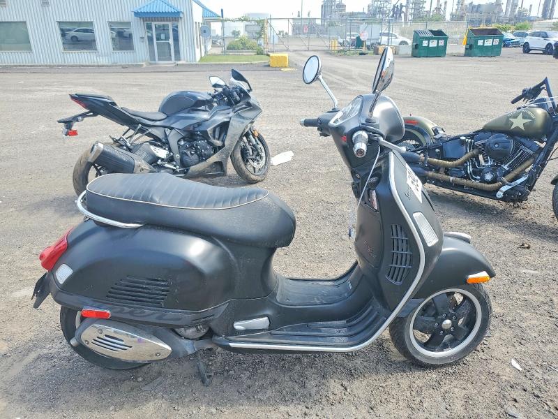2013 Vespa Gts VIN ZAPM459L8D5703451 COPART salvage auction — FRONT END, Qc - Gravement Accidente, sold $900 on 2026-08-04 (photo 1)