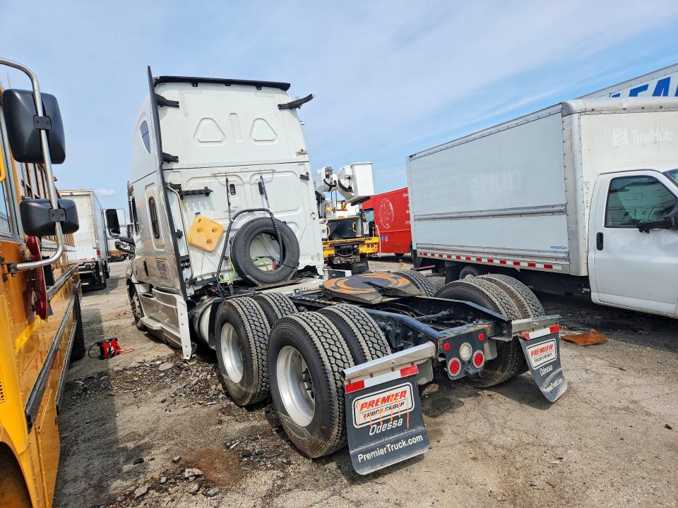2022 Freightliner Cascadia 126 VIN 3AKJHHDR6NSND0184 COPART salvage auction — ALL OVER, PA - CERTIFICATE OF SALVAGE, sold $21,100 on 2026-09-10 (photo 2)