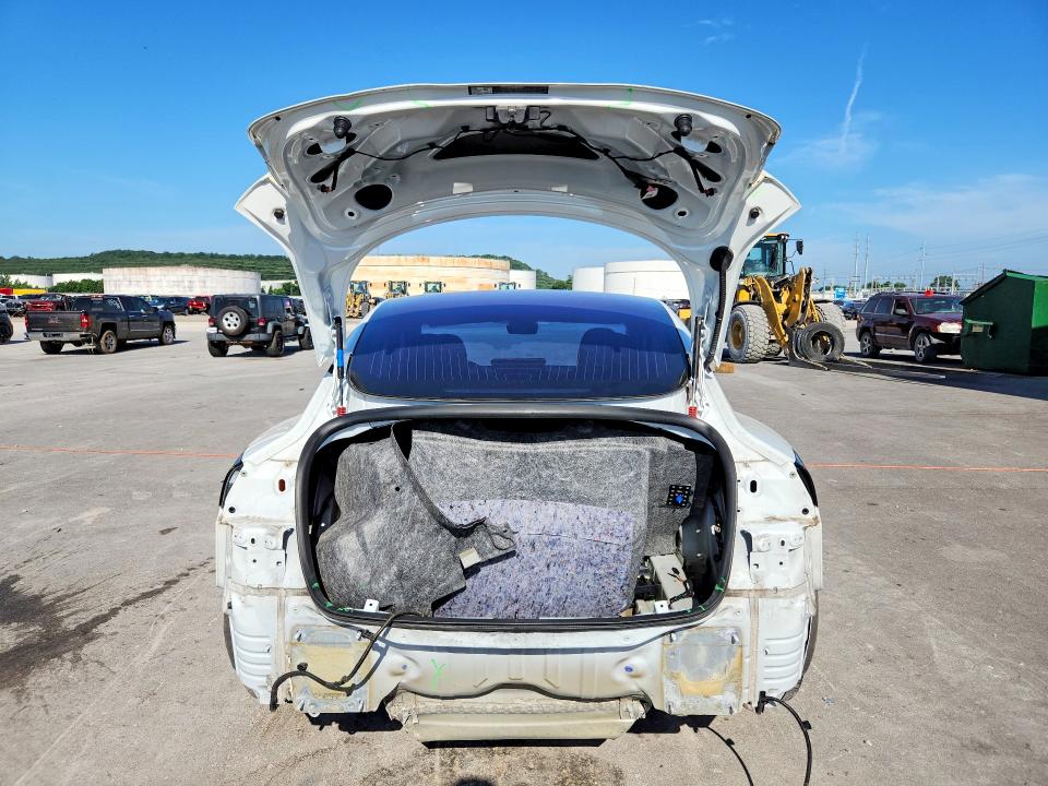 2018 Tesla Model 3 VIN 5YJ3E1EA0JF005689 COPART salvage auction — REAR END, Ok - Cert Of Title-Salvage, sold $6,100 on 2026-07-17 (photo 6)