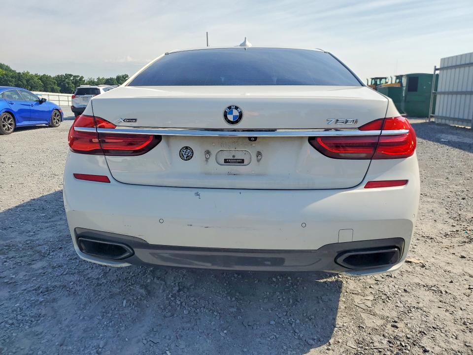 2017 BMW 7er VIN WBA7F2C3XHG423411 COPART salvage auction — MINOR DENT/SCRATCHES, MT - DEALER ONLY CLEAN TITLE (P), sold $8,500 on 2026-08-08 (photo 6)