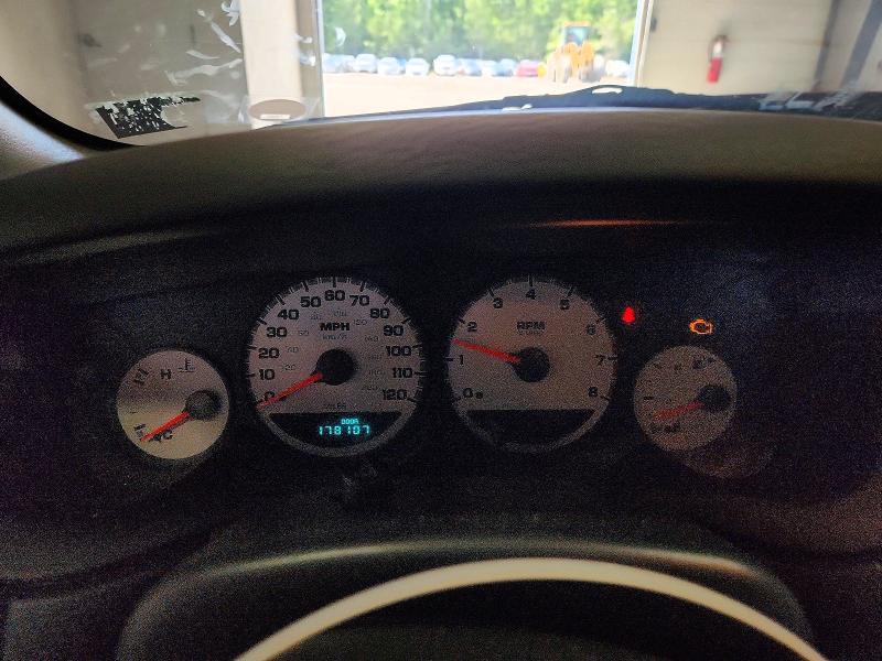 2005 Dodge Neon VIN 1B3ES56C05D197283 COPART salvage auction — FRONT END, Va - Cert Of Title - Salvage, sold $375 on 2026-07-10 (photo 9)