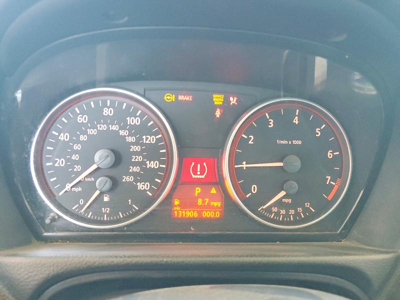 2006 BMW 3 series VIN WBAVB13556KR62222 COPART salvage auction — MINOR DENT/SCRATCHES, Ca - Dis/Dlr/Exp Only Clean Title, sold $325 on 2026-08-03 (photo 9)