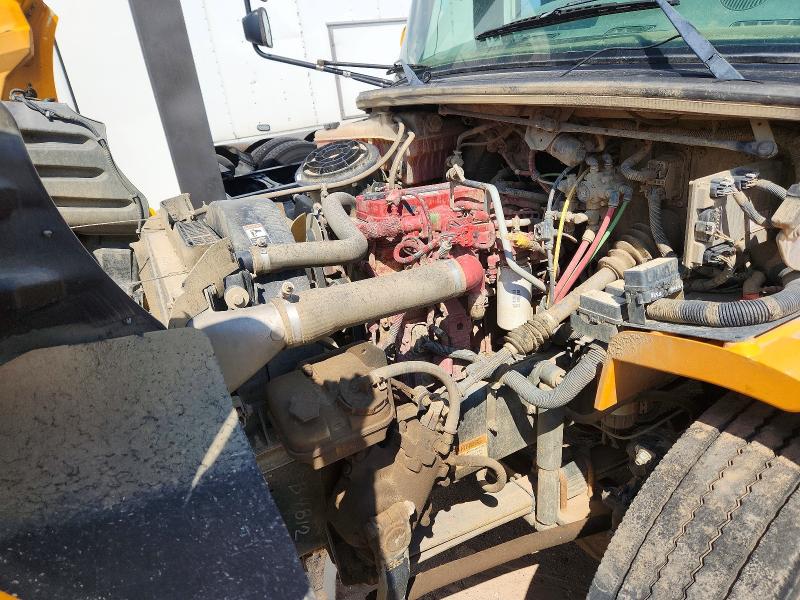 2011 Freightliner All models VIN 4UZABRDT8BCAX9070 COPART salvage auction — MINOR DENT/SCRATCHES, CT, sold $100 on 2026-08-31 (photo 7)