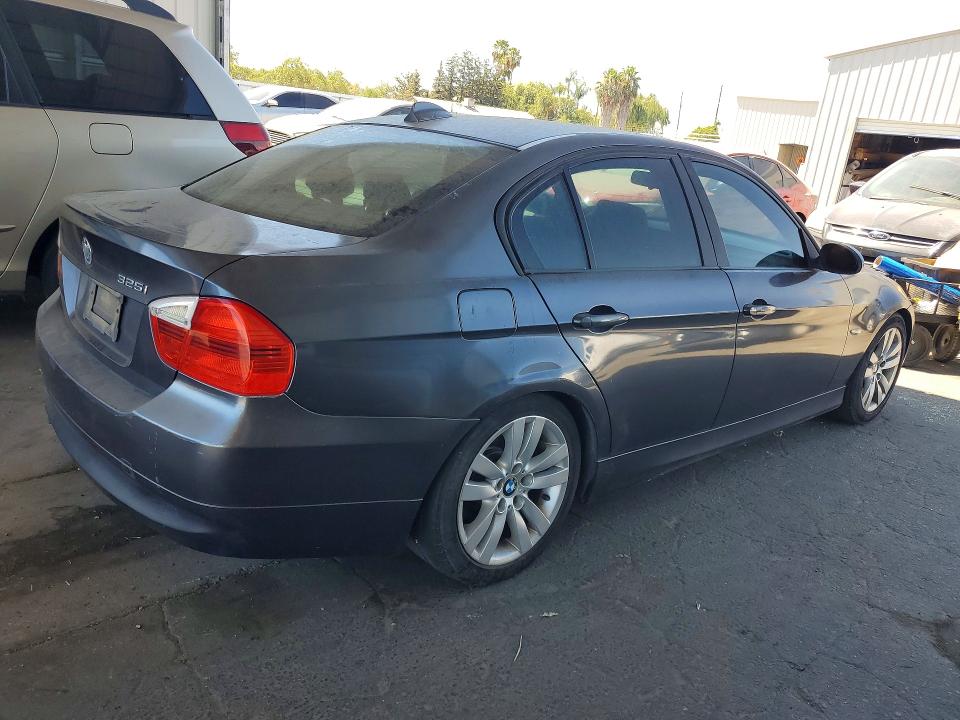 2006 BMW 3 series VIN WBAVB13556KR62222 COPART salvage auction — MINOR DENT/SCRATCHES, Ca - Dis/Dlr/Exp Only Clean Title, sold $325 on 2026-08-03 (photo 3)