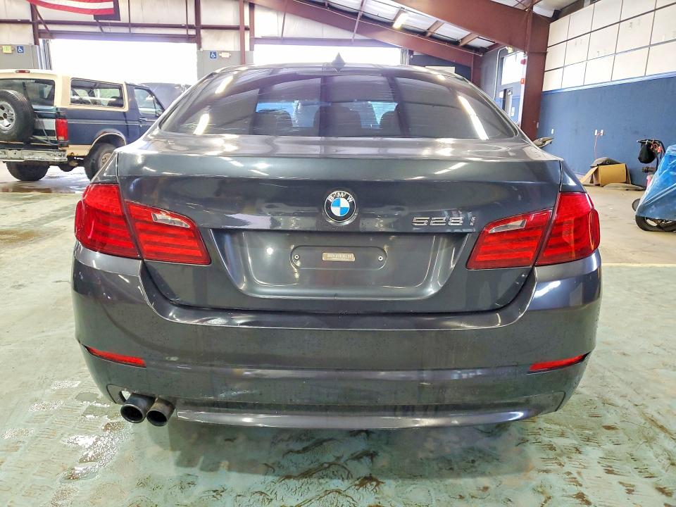 2012 BMW 5 series VIN WBAXG5C52CDW24181 COPART salvage auction — MINOR DENT/SCRATCHES, NJ - CERTIFICATE OF TITLE, sold $450 on 2026-07-16 (photo 6)