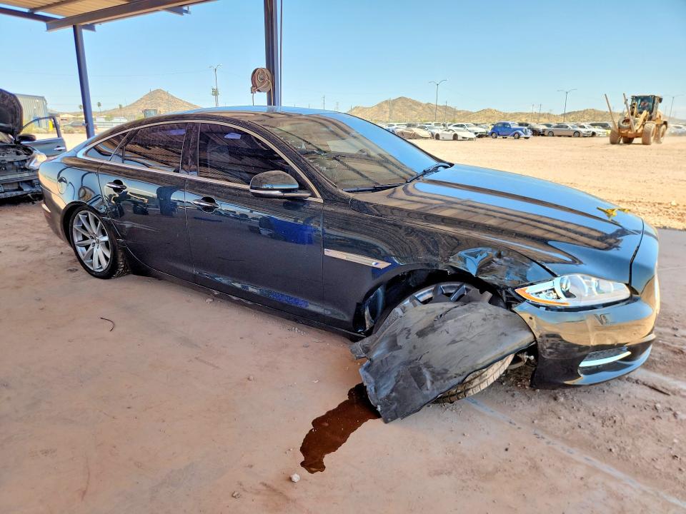 2011 Jaguar Xj series VIN SAJWA1CB1BLV17837 COPART salvage auction — FRONT END, Az - Cert Of Title - Salvage, sold $250 on 2026-07-21 (photo 4)