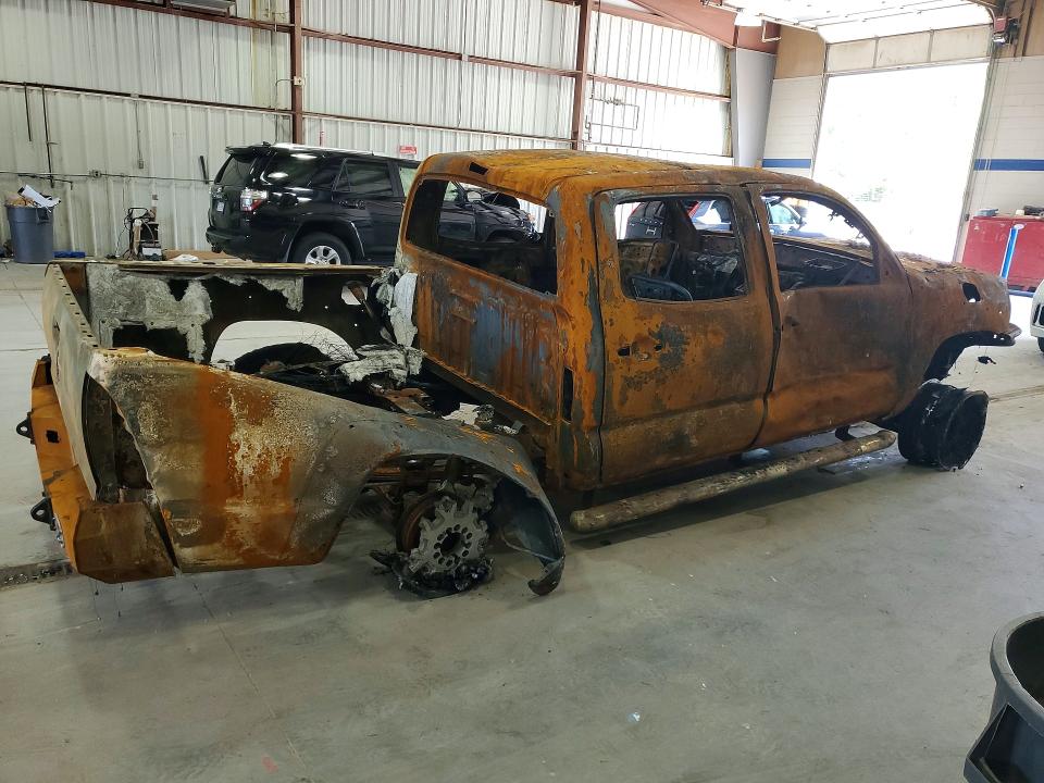 2012 Toyota Tacoma VIN 5TFLU4EN9CX044376 COPART salvage auction — BURN, VA - NON-REPAIRABLE CERTIFICATE, sold $375 on 2026-07-24 (photo 3)