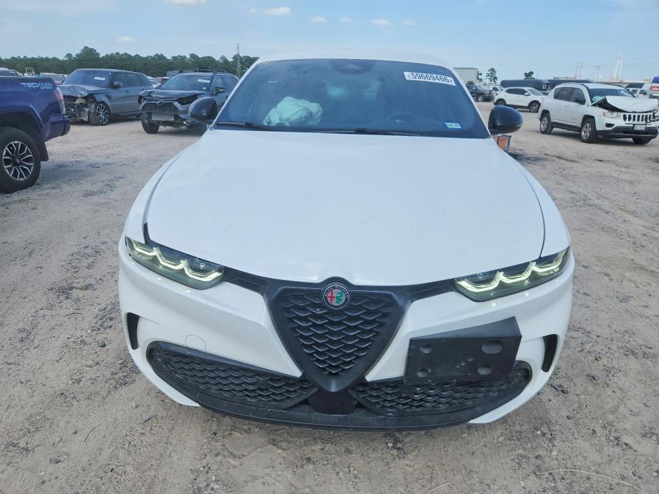 2025 Alfa romeo Tonale VIN ZASNATAN0S3091050 COPART salvage auction — FRONT END, Tx - Salvage Vehicle Title, sold $10,000 on 2026-07-24 (photo 5)
