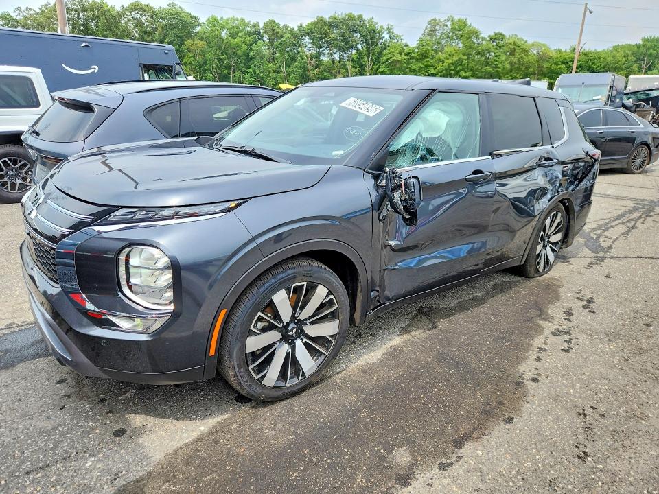 2025 Mitsubishi Outlander VIN JA4J3VA80SZ045381 COPART salvage auction — SIDE, NC - CERTIFICATE OF TITLE (P), sold $8,600 on 2026-07-15 (photo 1)