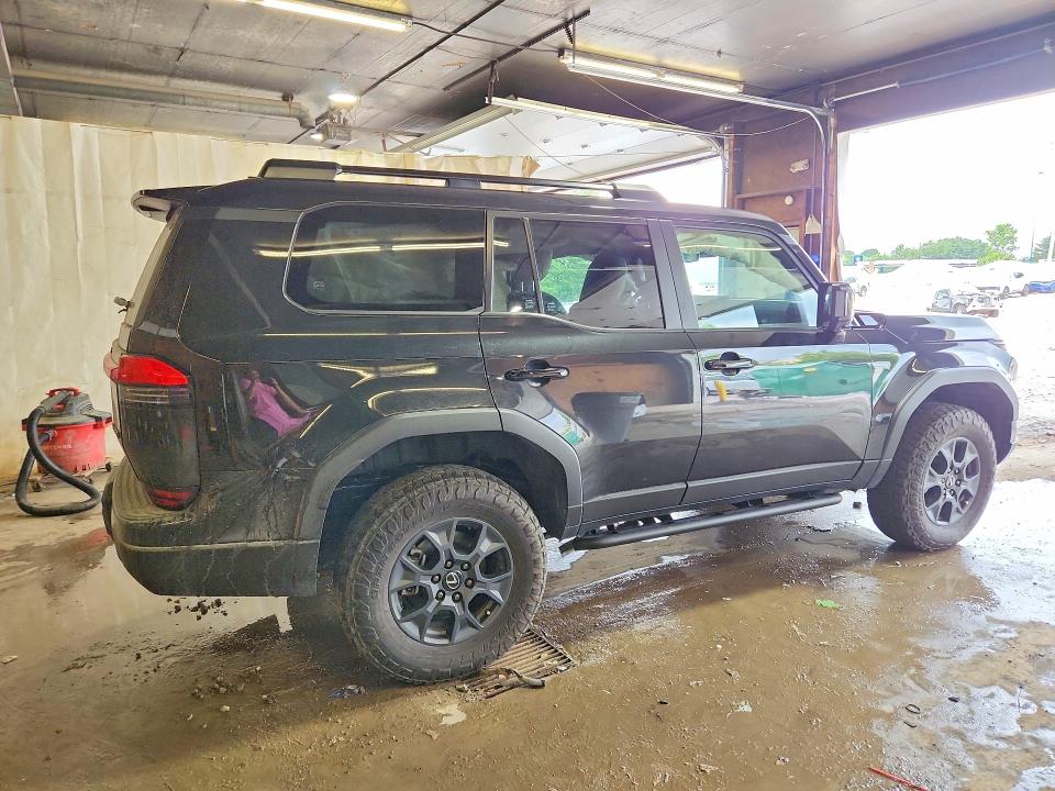 2025 Lexus Gx VIN JTJTBCDX6S5063302 COPART salvage auction — FRONT END, Salvage Title, sold $46,500 on 2026-08-20 (photo 3)