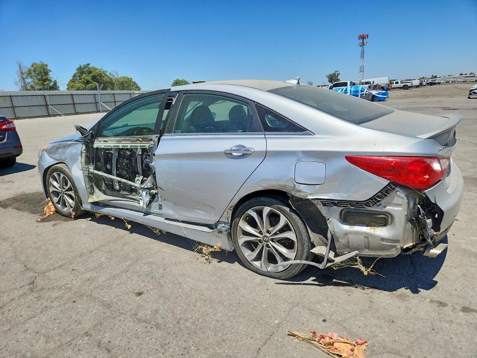 2014 Hyundai Sonata VIN 5NPEC4AC9EH833481 COPART salvage auction — SIDE, CA - DIS/DLR/EXP ONLY CLEAN TITLE, sold $350 on 2026-07-31 (photo 2)