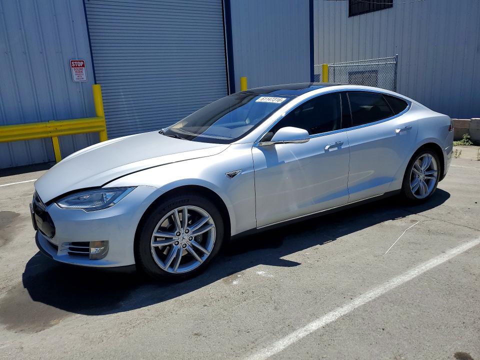 2013 Tesla Model s VIN 5YJSA1CN3DFP13548 COPART salvage auction — MINOR DENT/SCRATCHES, Ca - Dis/Dlr/Exp Only Clean Title, sold $3,500 on 2026-08-01 (photo 1)