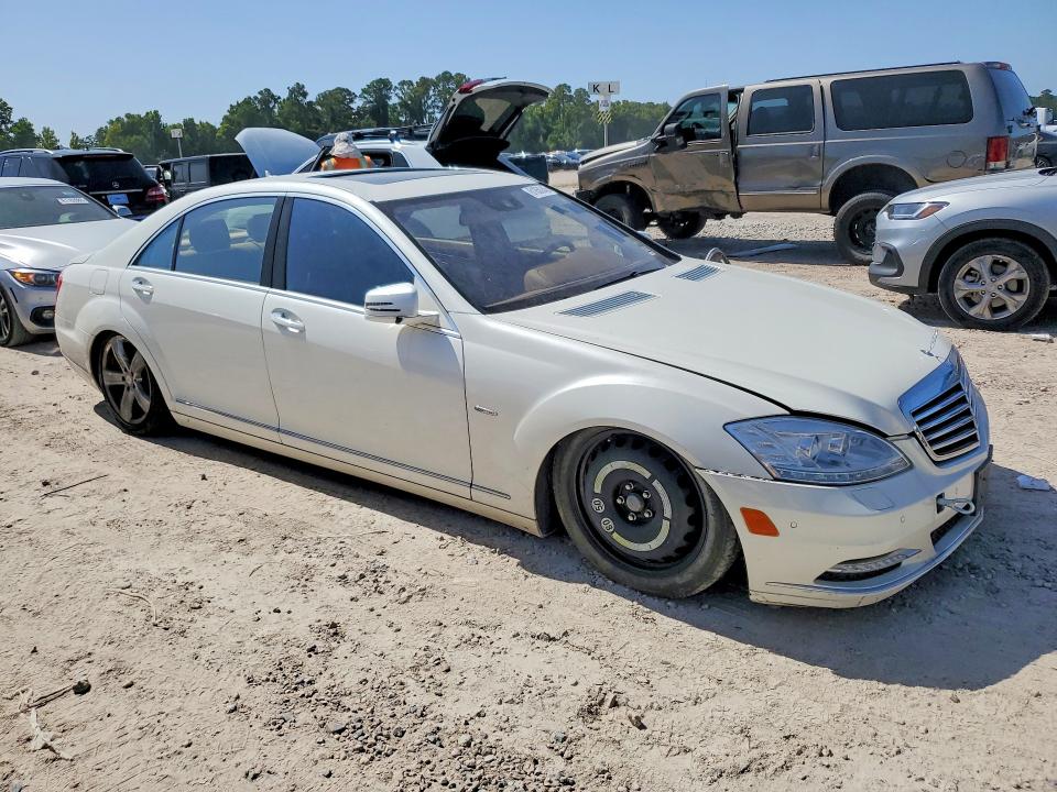 2012 Mercedes-benz S class VIN WDDNG7DB7CA468737 COPART salvage auction — MINOR DENT/SCRATCHES, TX - CERTIFICATE OF TITLE, sold $1,550 on 2026-07-31 (photo 4)