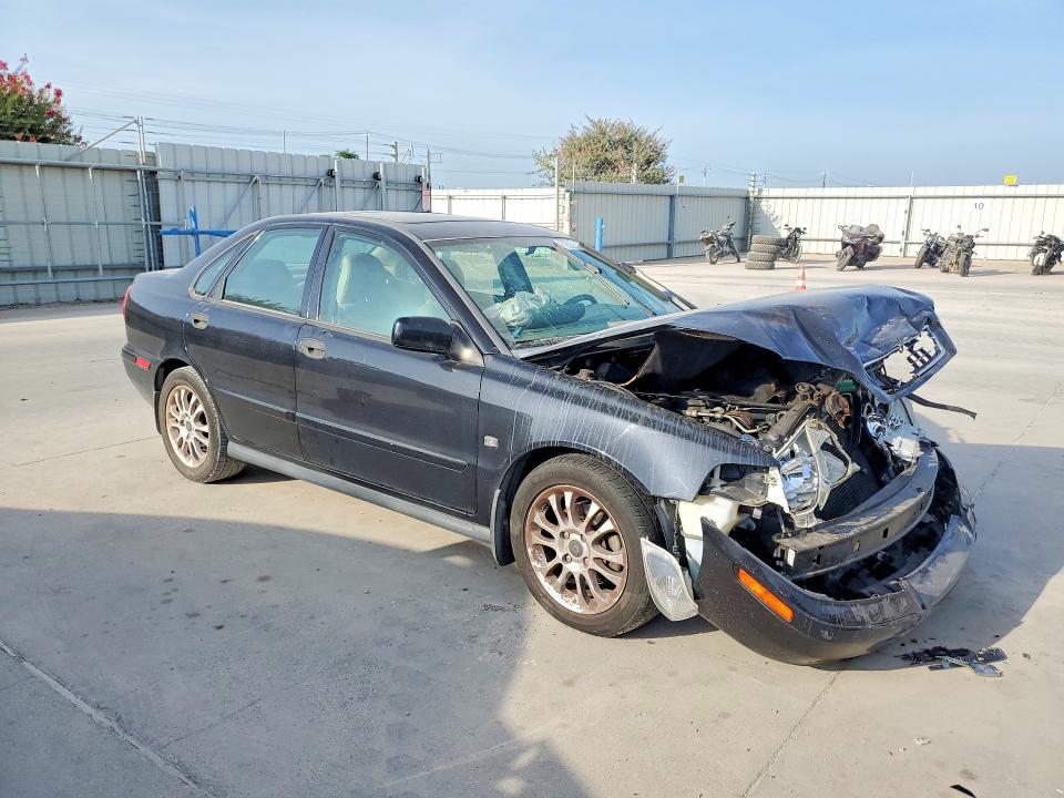 2004 Volvo S40 VIN YV1VS27514F074635 COPART salvage auction — FRONT END, Tx - Salvage Vehicle Title, sold $250 on 2026-08-10 (photo 4)