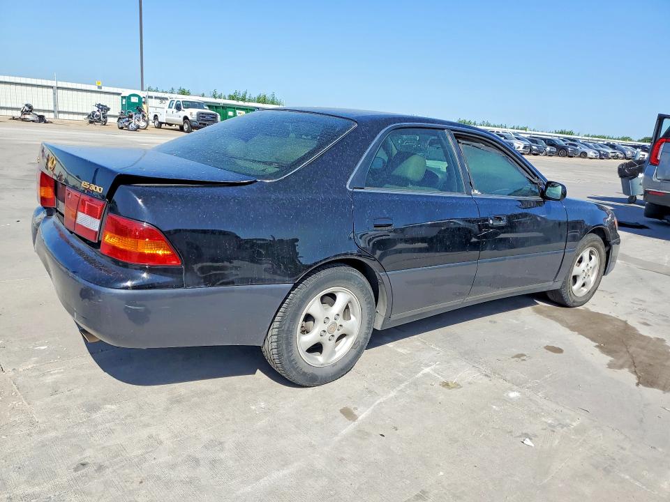 1997 Lexus Es 300 VIN JT8BF22G8V5010135 COPART salvage auction — REAR END, Tx - Salvage Vehicle Title, sold $200 on 2026-07-20 (photo 3)
