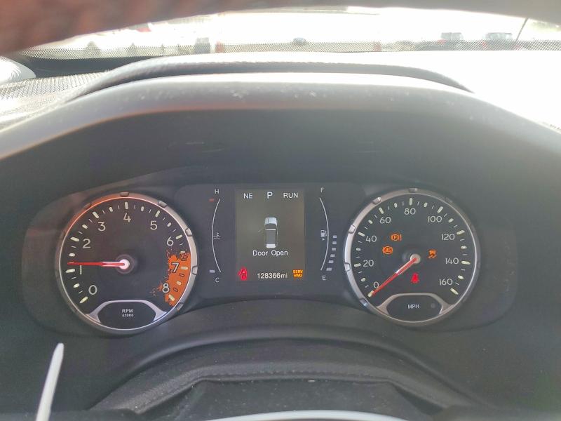 2017 Jeep Renegade VIN ZACCJBBB2HPE77913 COPART salvage auction — REAR END, Mo - Salvage Certificate Of Title, sold $1,700 on 2026-08-11 (photo 9)