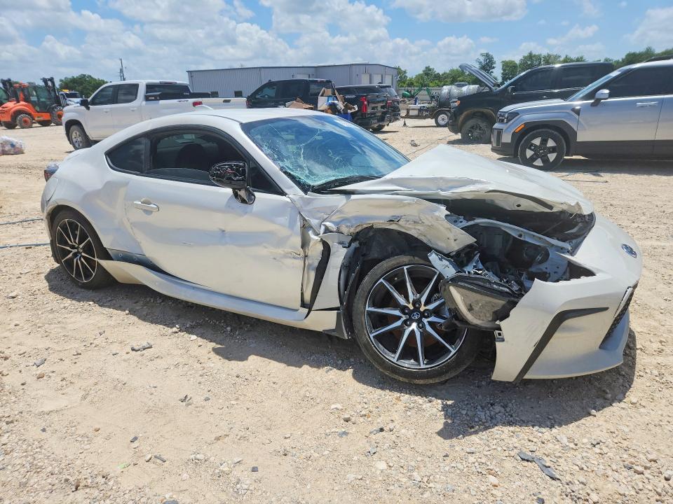 2024 Toyota Gr 86 VIN JF1ZNBB11R9758003 COPART salvage auction — FRONT END, TX - CERTIFICATE OF TITLE, sold $5,100 on 2026-07-21 (photo 4)