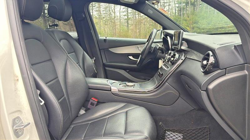 2019 Mercedes-benz Glc VIN WDC0G4KB4KV136679 COPART salvage auction — MINOR DENT/SCRATCHES, Ma - Certificate Of Title (P), sold $9,900 on 2026-07-29 (photo 5)
