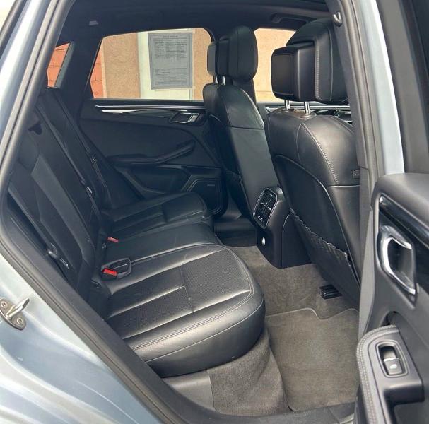 2017 Porsche Macan VIN WP1AB2A56HLB10242 COPART salvage auction — NORMAL WEAR, IL - CERTIFICATE OF TITLE (P), sold $8,200 on 2026-08-04 (photo 6)
