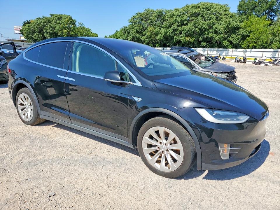 2016 Tesla Model x VIN 5YJXCAE28GF008736 COPART salvage auction — MINOR DENT/SCRATCHES, OK - CERTIFICATE OF TITLE (P), sold $6,000 on 2026-07-30 (photo 4)