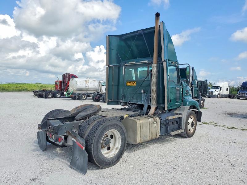 2018 Mack All other VIN 1M1AW01XXJM010530 COPART salvage auction — MINOR DENT/SCRATCHES, CT, sold $2,150 on 2026-07-30 (photo 4)