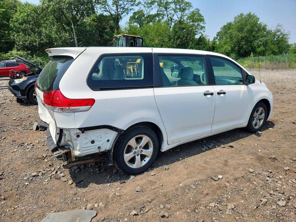 2014 Toyota Sienna VIN 5TDZK3DC1ES500390 COPART salvage auction — REAR END, NY - MV-907A SALVAGE CERTIFICATE, sold $350 on 2026-07-28 (photo 3)