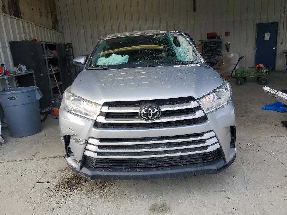 2019 Toyota Highlander VIN 5TDBZRFH0KS718860 COPART salvage auction — ALL OVER, NC - CLEAN TITLE-OVER 25% DAMAGE, sold $5,000 on 2026-07-24 (photo 5)