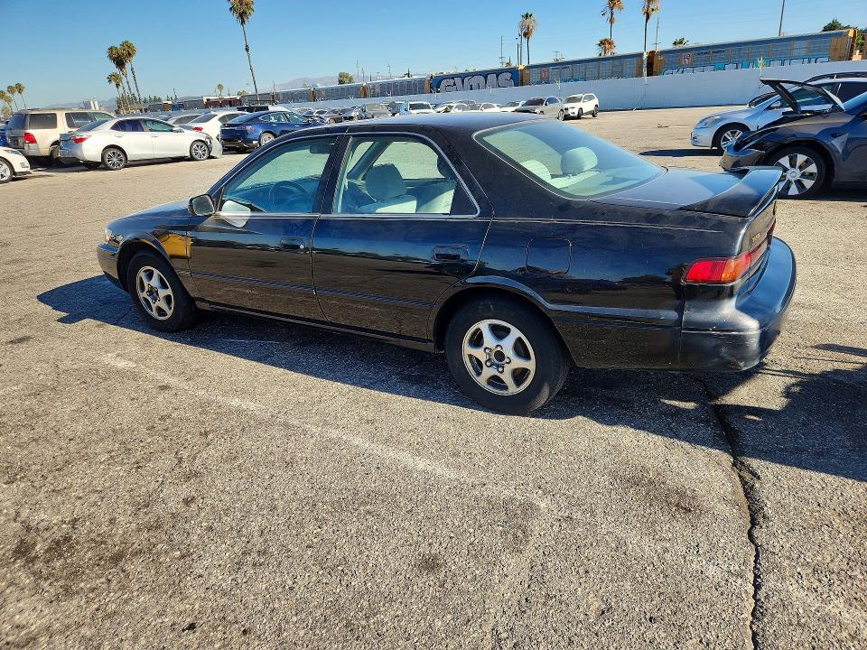 1998 Toyota Camry VIN JT2BG28K2W0152093 COPART salvage auction — SIDE, Ca - Dis/Dlr/Exp App For Dup Clean, sold $525 on 2026-07-24 (photo 2)
