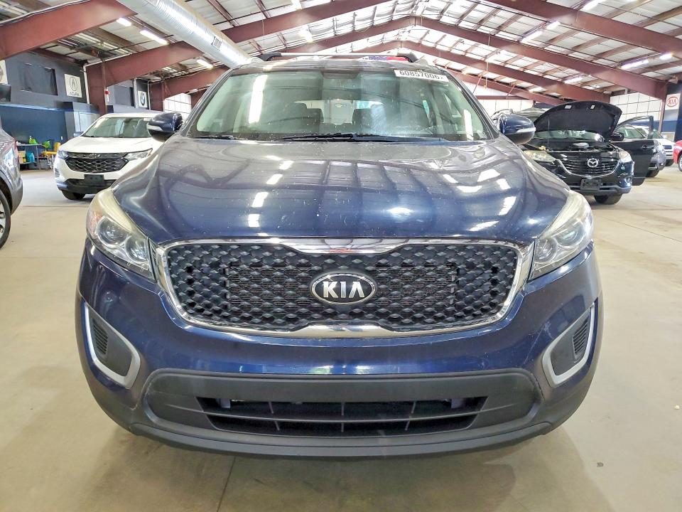 2018 Kia Sorento VIN 5XYPGDA32JG352244 COPART salvage auction — MINOR DENT/SCRATCHES, Wv - Certificate Of Title (P), sold $3,900 on 2026-07-21 (photo 5)