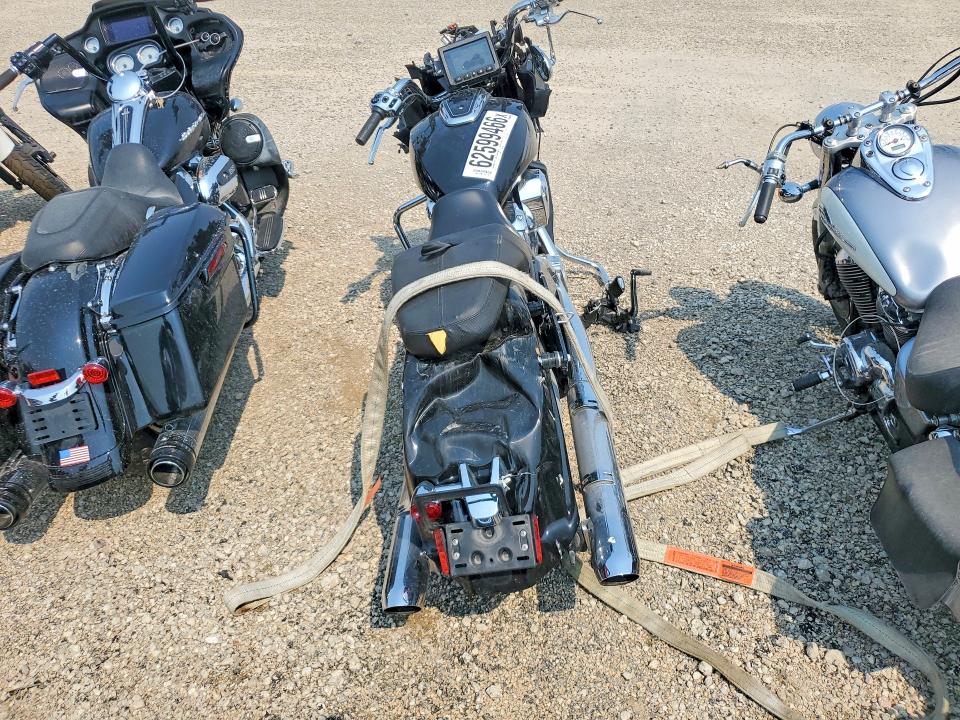 2023 Indian motorcycle co. Challenger VIN 56KLCARR8P3418904 COPART salvage auction — ROLLOVER, IA - CERT OF TITLE-SALVAGE TITLE, sold $1,700 on 2026-10-01 (photo 4)