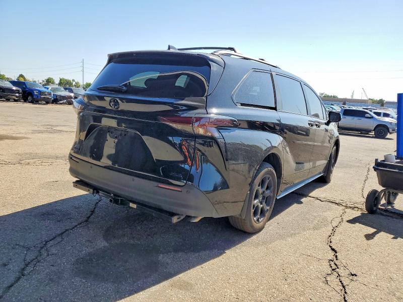 2025 Toyota Sienna VIN 5TDCSKFC9SS163413 COPART salvage auction — VANDALISM, Co - Public - Salvage Title, sold $27,250 on 2026-07-30 (photo 3)